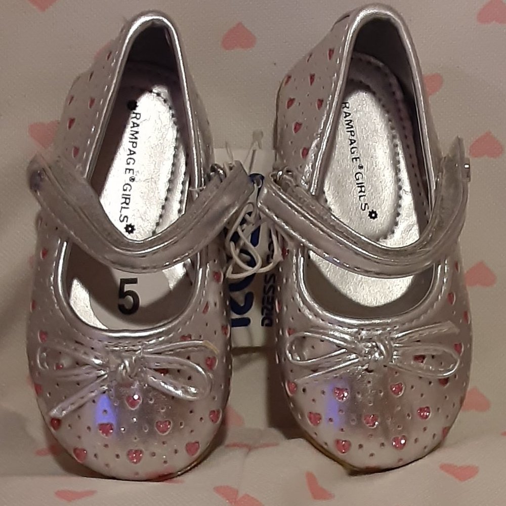 RAMPAGE GIRLS - SILVER/PINK HEART SHOES - NEW!